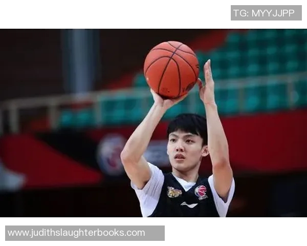 上海篮球队反击战术解析:从防守到进攻的快速转变与执行力提升 上海篮球队反击战术解析:从防守到进攻的快速转变与执行力提升