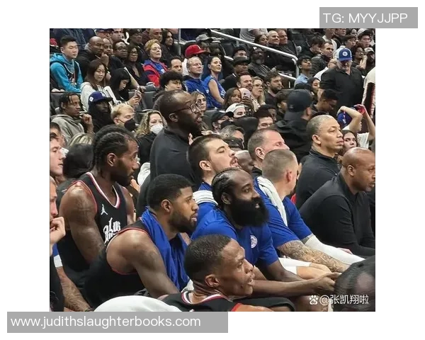 上海足球队包夹战术解析与深度剖析背后的战术理念与执行策略 上海足球队包夹战术解析与深度剖析背后的战术理念与执行策略