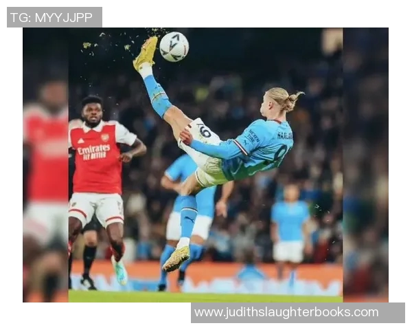 中锋位置上的足球明星们如何在比赛中展现个人魅力与团队合作精神 中锋位置上的足球明星们如何在比赛中展现个人魅力与团队合作精神