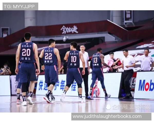 成都篮球队与武汉篮球队赛后复盘分析速度对抗的关键因素与影响 成都篮球队与武汉篮球队赛后复盘分析速度对抗的关键因素与影响