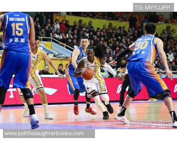 深圳与广州篮球队赛后分析实力对比与未来展望 深圳与广州篮球队赛后分析实力对比与未来展望