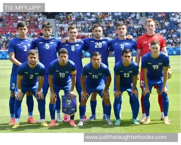 足球明星佩戴的奢华珠宝背后的故事与时尚潮流解析 足球明星佩戴的奢华珠宝背后的故事与时尚潮流解析