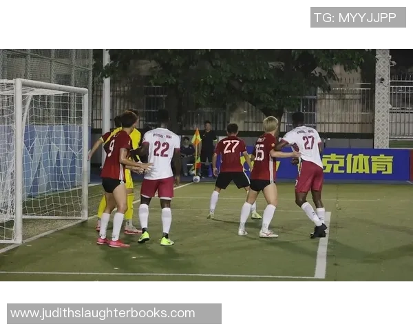 足球明星在比赛中精彩瞬间捕捉展现他们的激情与技艺的动人画面 足球明星在比赛中精彩瞬间捕捉展现他们的激情与技艺的动人画面