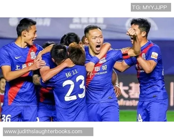 重庆足球队以60分领跑锦标赛积分榜展现强劲实力 重庆足球队以60分领跑锦标赛积分榜展现强劲实力